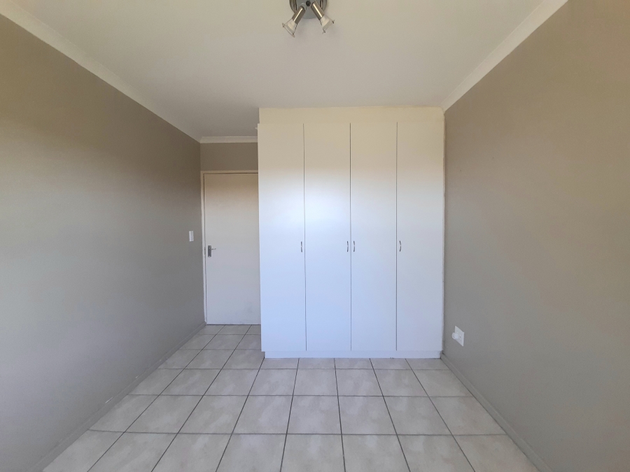 8 Bedroom Property for Sale in Uitzicht Western Cape